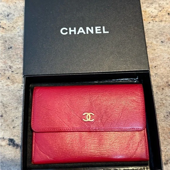 Chanel Coco Mark Leather Wallet with Box - Picture 2 of 14